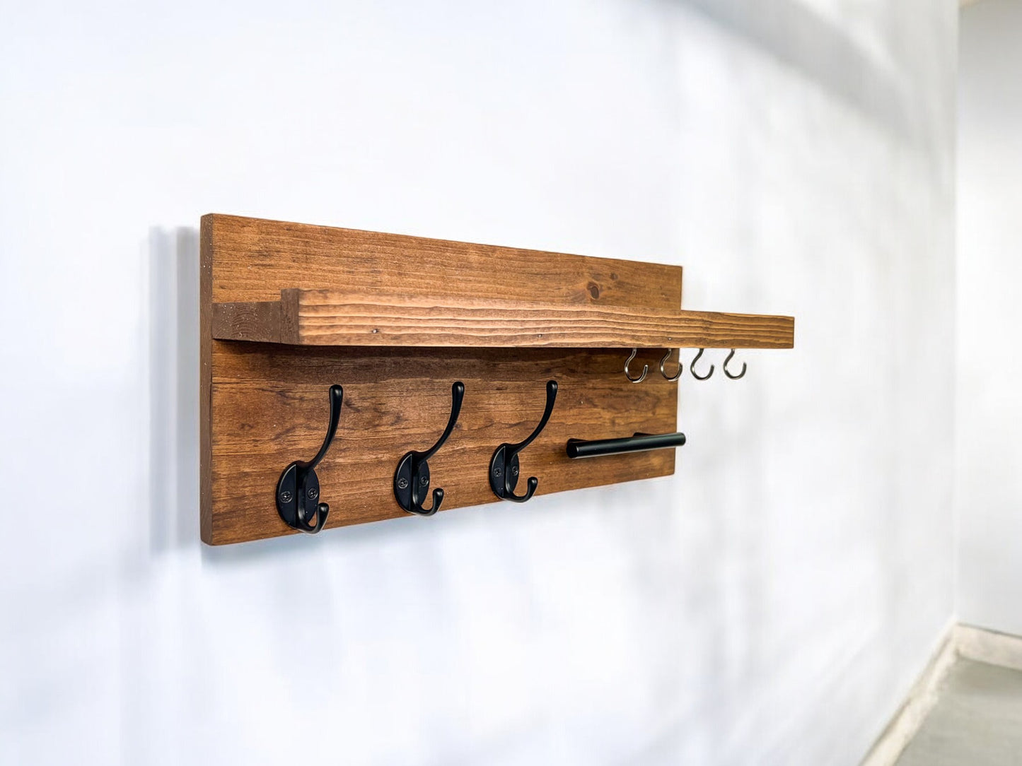 Wall Mounted Key Rack with Mail Holder - 12"