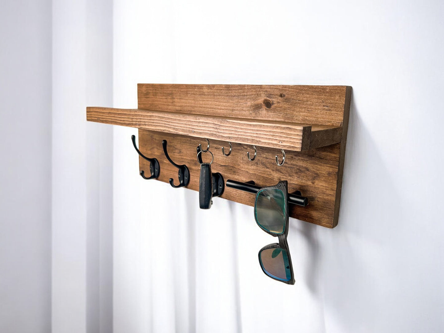 Wall Mounted Key Rack with Mail Holder - 12"